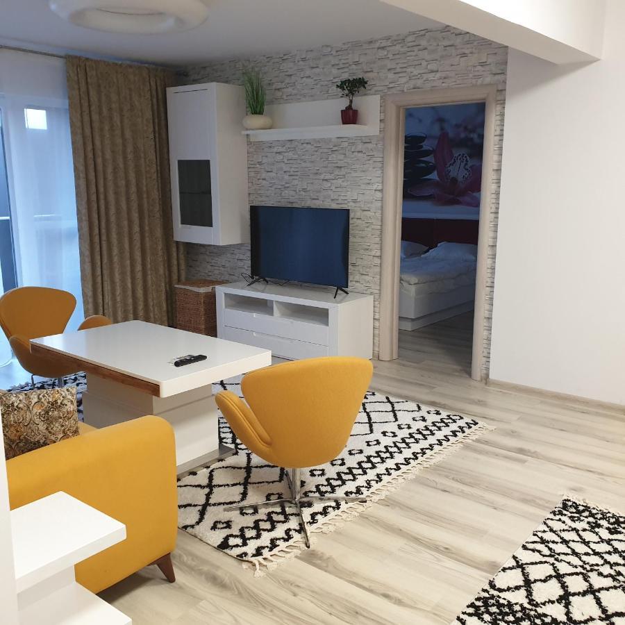 Carolina Sweet Apartament Oradea Eksteriør bilde