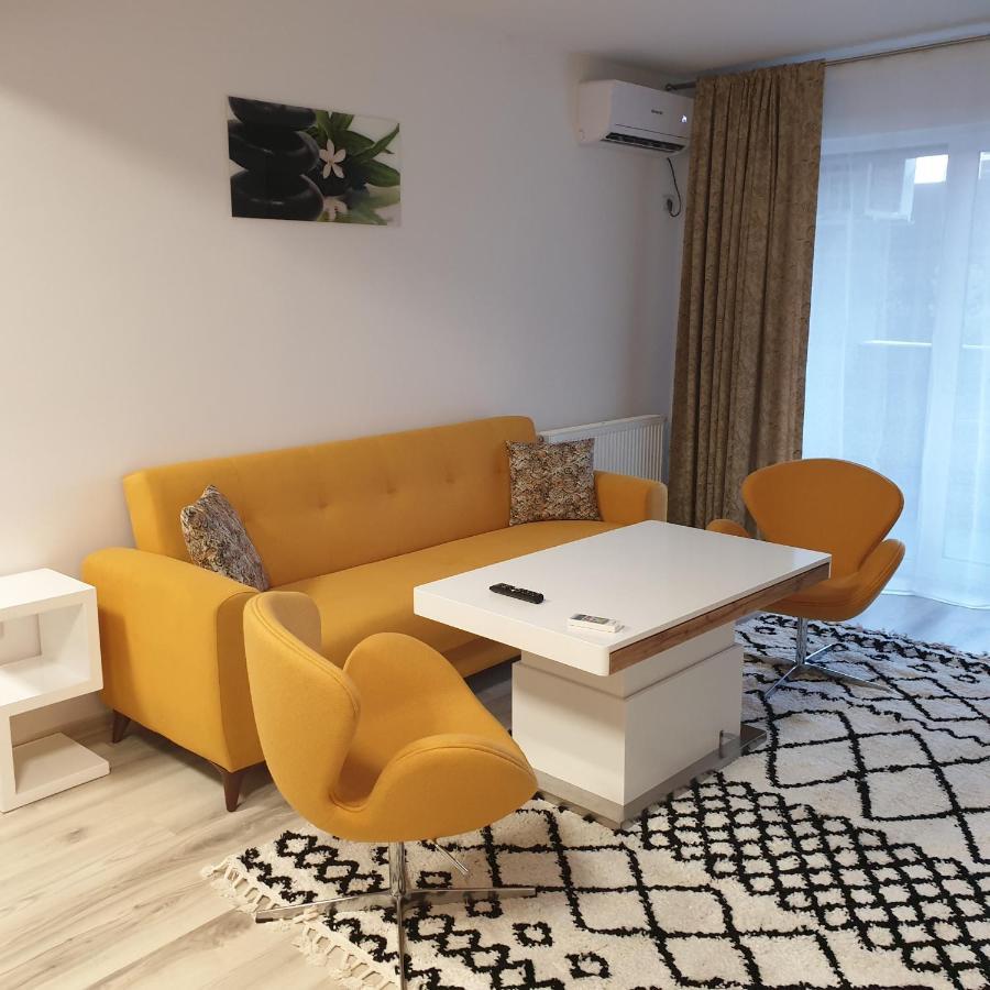 Carolina Sweet Apartament Oradea Eksteriør bilde