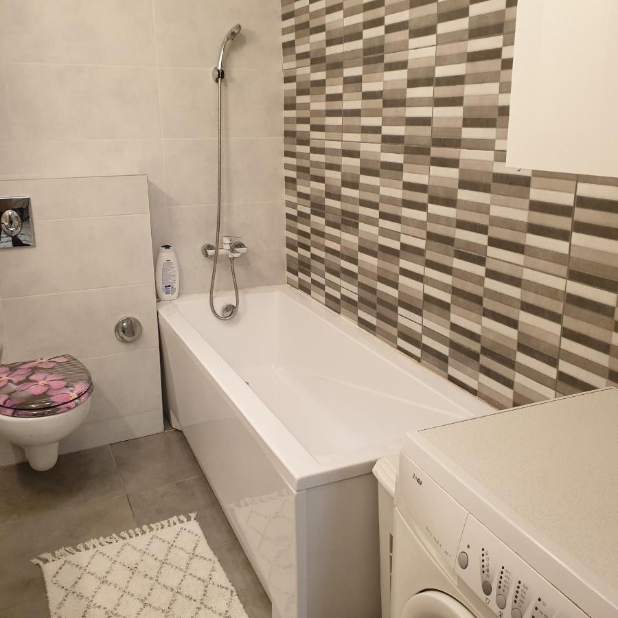 Carolina Sweet Apartament Oradea Eksteriør bilde