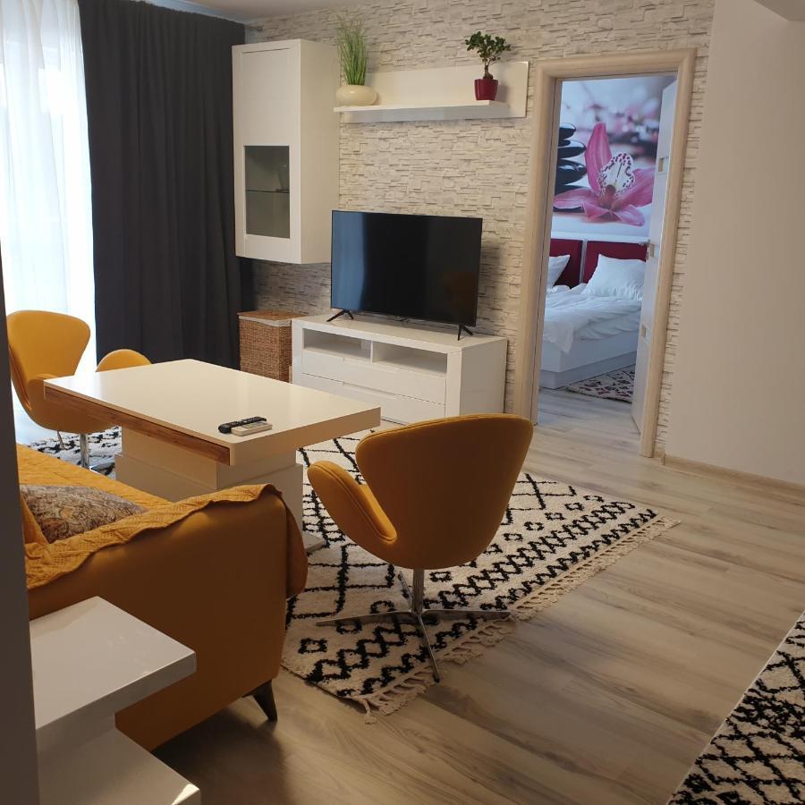 Carolina Sweet Apartament Oradea Eksteriør bilde